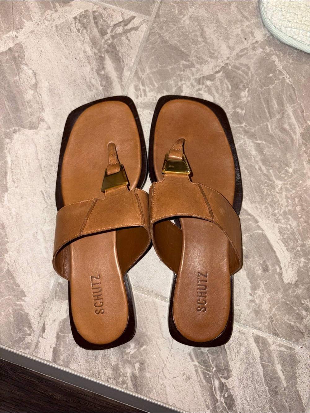 SCHUTZ Tan Leather Toe-Ring Slide Sandals with Gold Accent